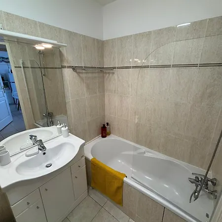 Cosy 2 Pieces Avec Piscine Et Parking Apartment *