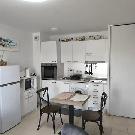 Apartamento 2 Pieces Avec Parking Prive Et Piscine